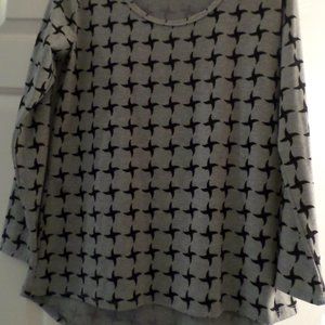 LuLaRoe Black on Gray Houndstooth Top Size Medium